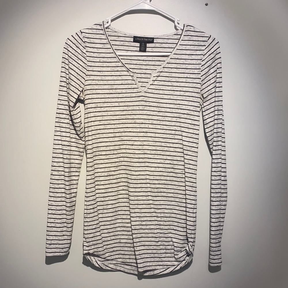 A pea in the pod maternity top